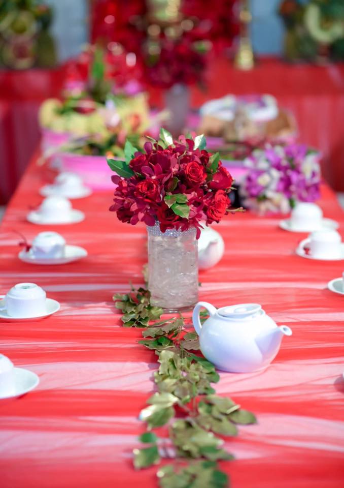 Trang trí đám cưới bằng hoa tươi sang trọng mà lãng mạn 4