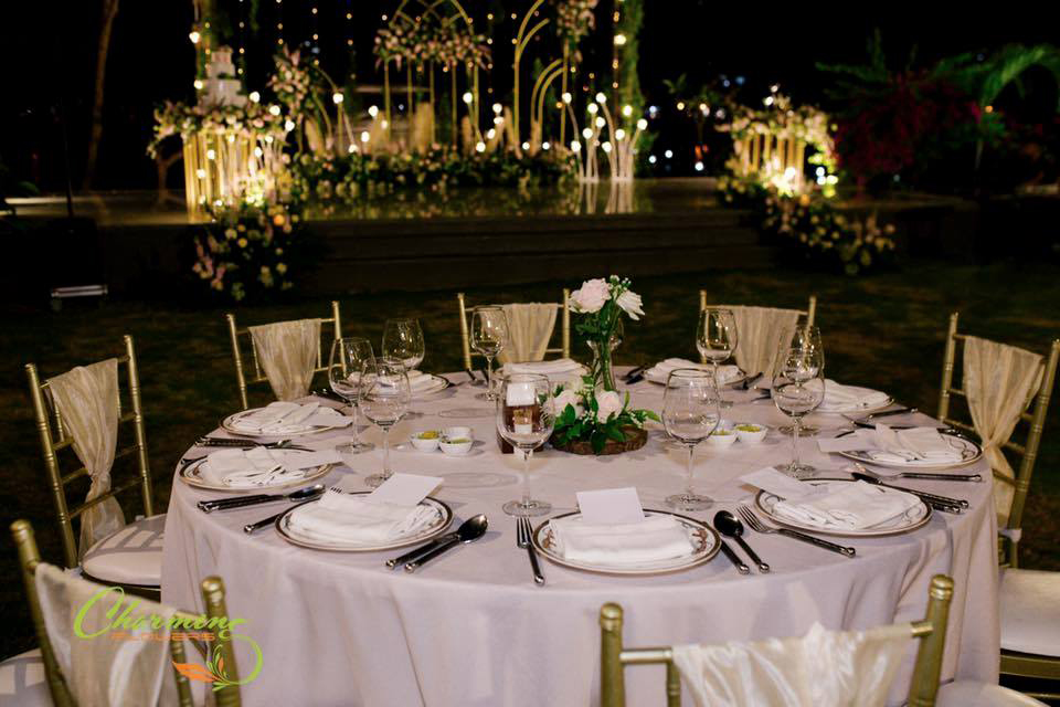 Trang trí bàn tiệc cưới đẹp